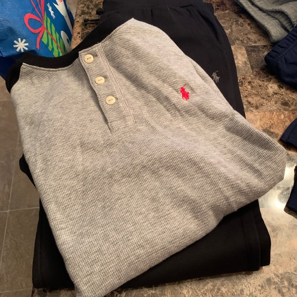 Boys XL Polo sweatsuits. - Picture 2 of 3
